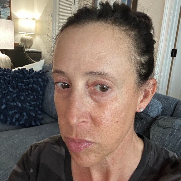 Diamond Stud earrings - Picture 8 of 10